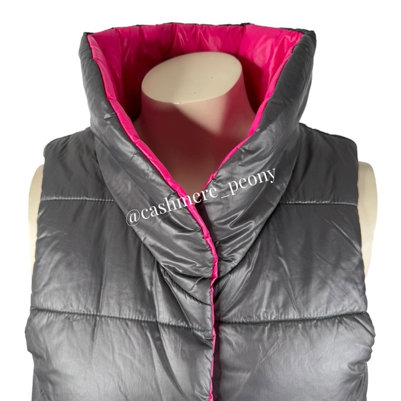 Jeanasis Reversible Puffer Packable Cropped Lightweight Nylon Vest - Picture 5 of 14